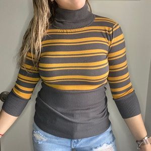 Colorblock 3/4 sleeve Turtleneck